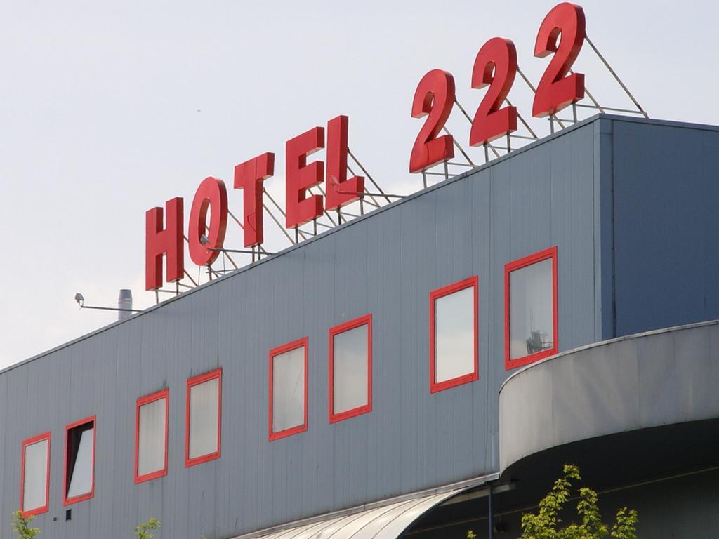 Hotel 222 Poznań Exteriör bild